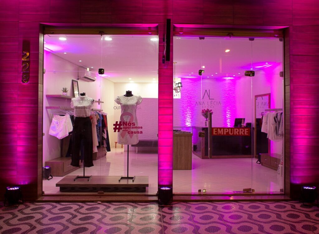 iluminação especial em homenagem ao Outubro Rosa | vluzbrasil