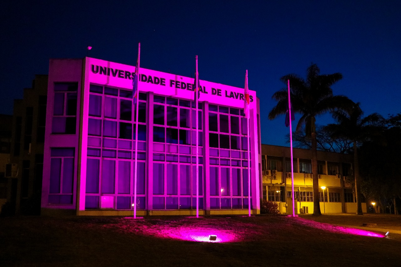 iluminação especial em homenagem ao Outubro Rosa | vluzbrasil